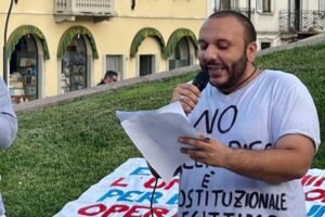 Gaetano Rotondo, presidente del Comitato Liberi Pensatori, durante un evento pubblico