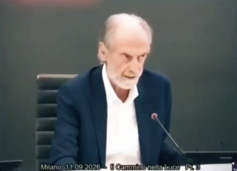 Il Dr. Gabriele Segalla, biochimico, durante il suo intervento a Milano l'11 settembre 2026 all'evento "Il Cammino nella Luce"