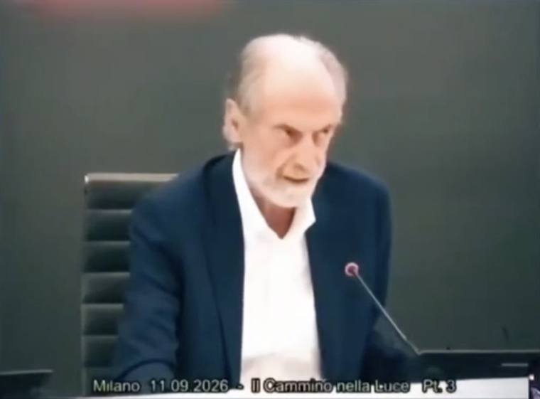 Il Dr. Gabriele Segalla, biochimico, durante il suo intervento a Milano l'11 settembre 2026 all'evento "Il Cammino nella Luce"